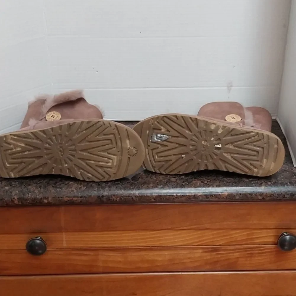 UGG Brown Winter Boots with Suede Exterior...Size 8